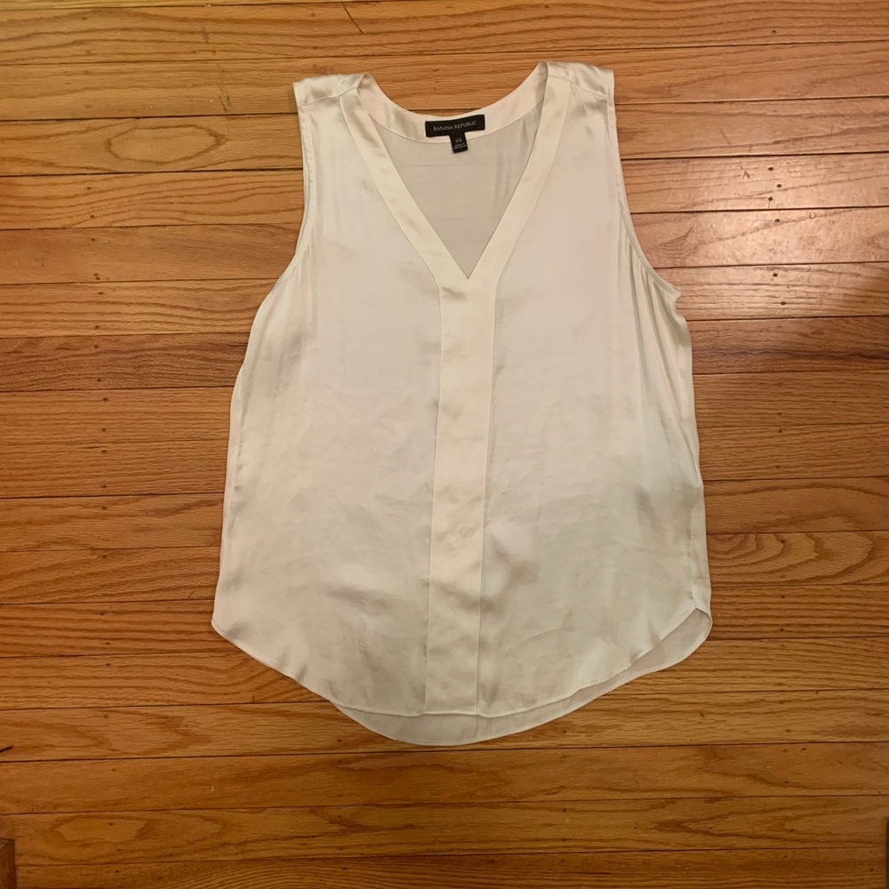 Banana Republic satin sleeveless blouse